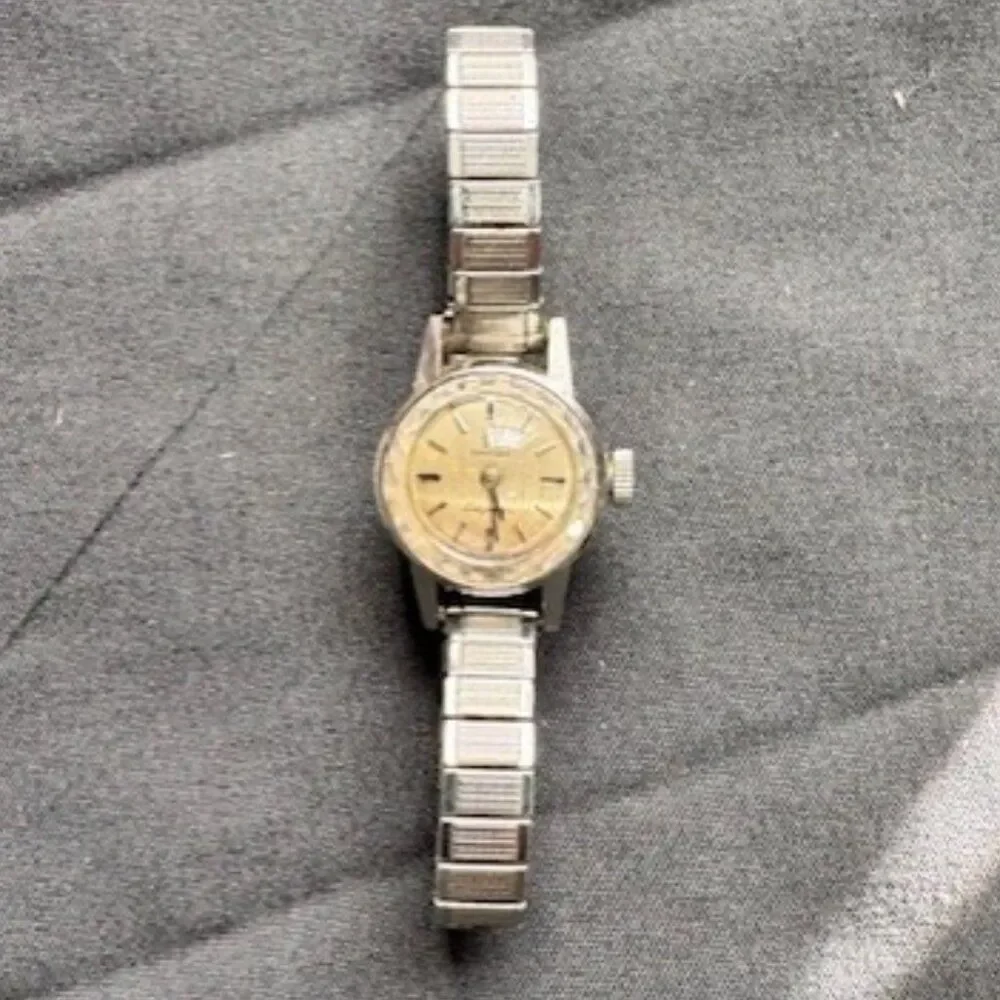 Vintage Omega Ladymatic 1960s Cut Glass Crystal Elegant Watch
